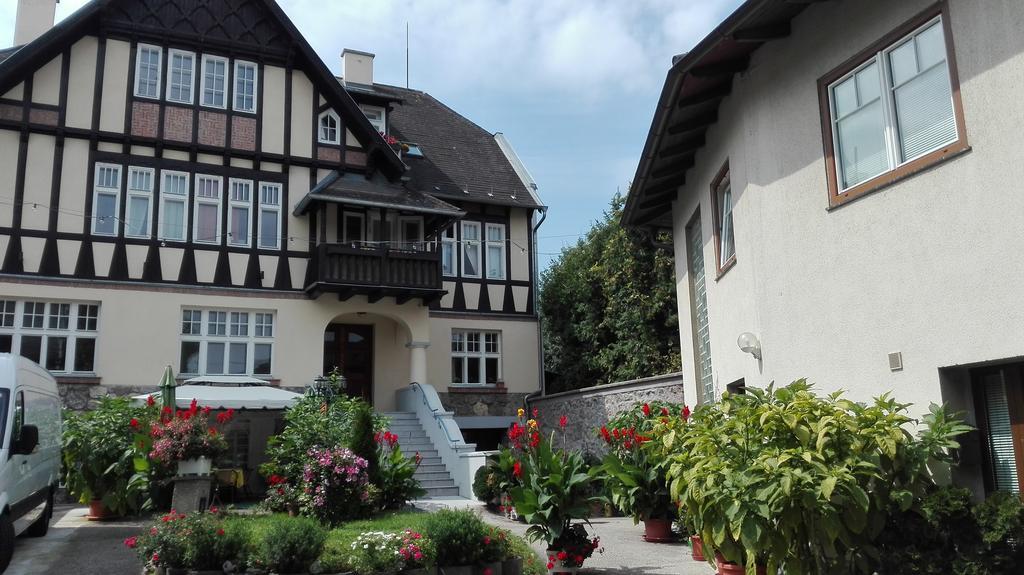 Appartamento Haus Zu Den Zwei Eichen Perchtoldsdorf Esterno foto